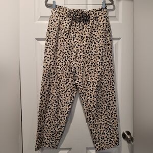 Ann Taylor •Size Medium• Leopard Tan Print High Waisted Pull On Pants w/ pockets